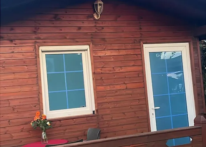 Sea View Wooden Шале *