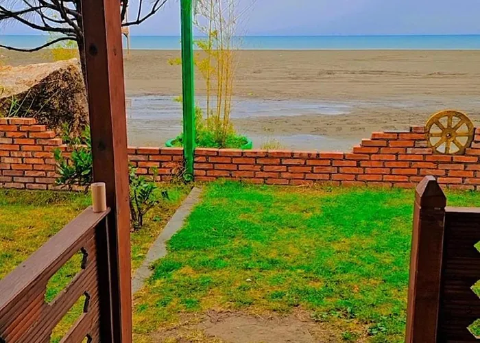 Sea View Wooden Шале *